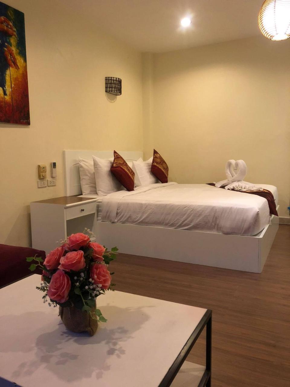 Db Residence Patong Экстерьер фото