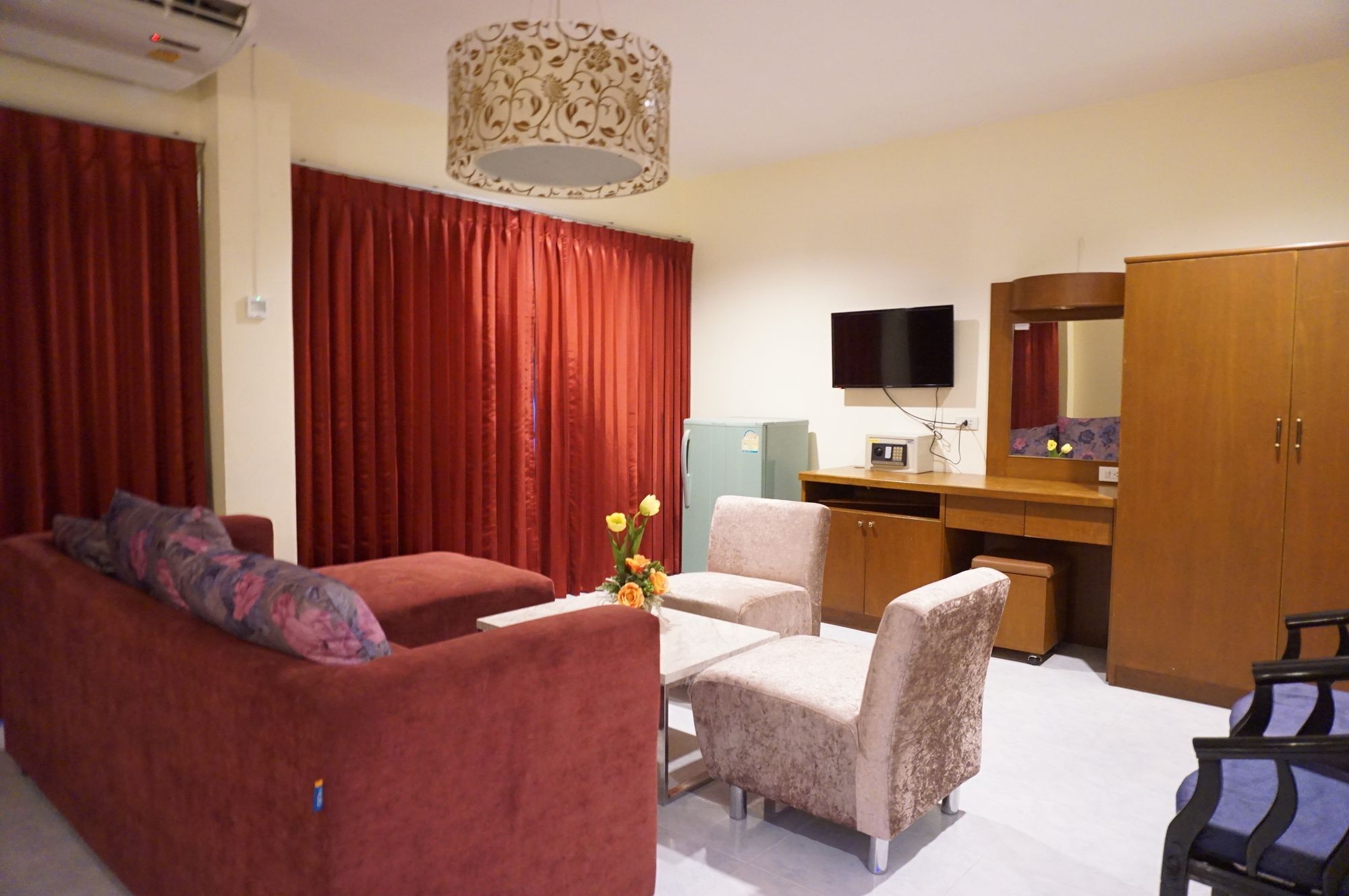 Db Residence Patong Экстерьер фото